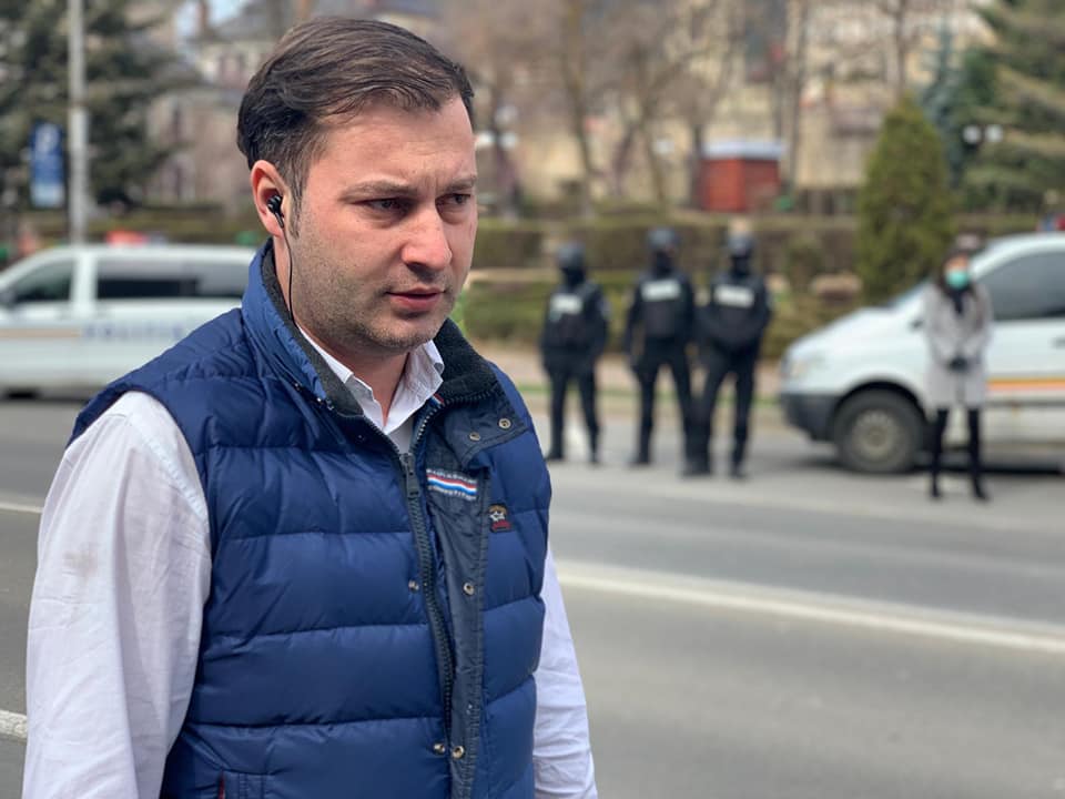 Un secretar de stat în Ministerul Energiei se plânge că nu are apă caldă: ”Trăim ca acum 100 de ani”