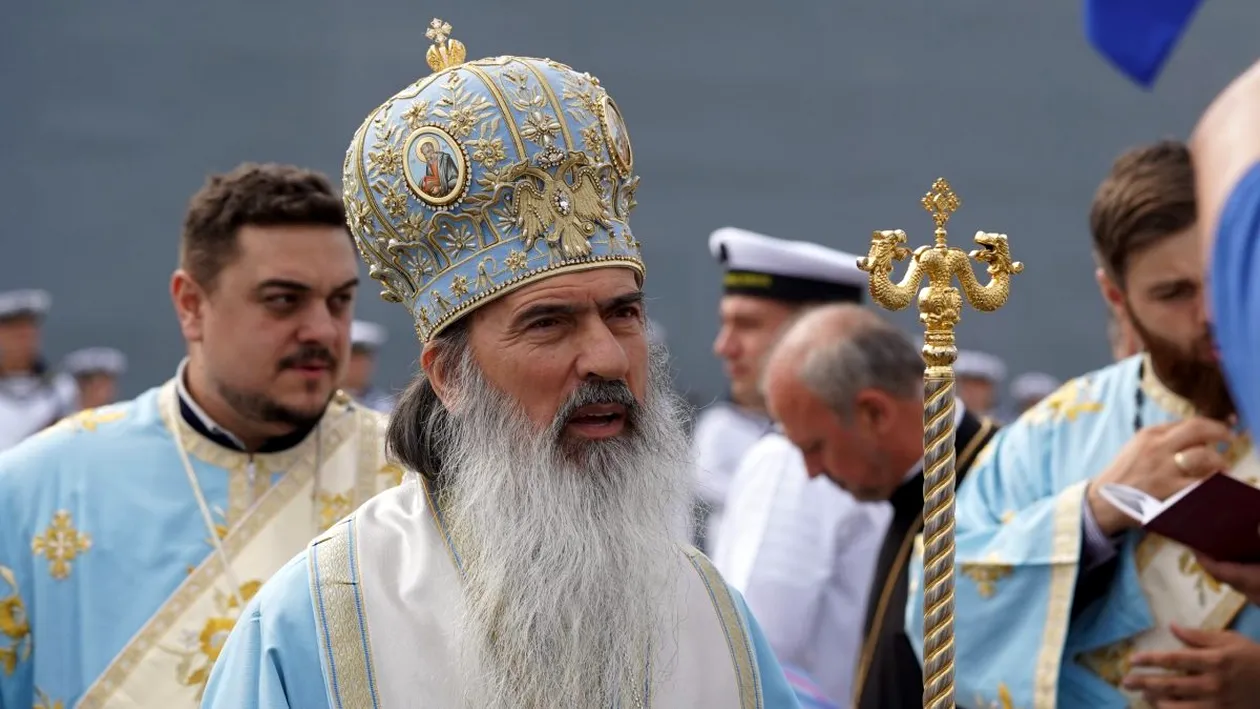 ÎPS Teodosie: „Naşterea Domnului ne învaţă puterea libertăţii, mireasma adevărului, forţa iubirii care destramă moartea şi aduce învierea”