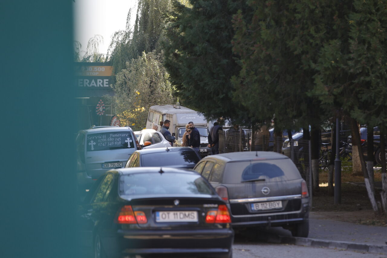 FOTO | Primele imagini cu soția artistului Nosfe. Femeia a ajuns la sediul INML