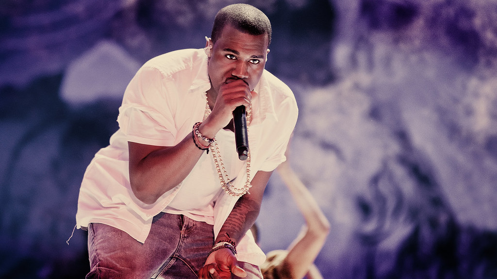 Interzis pe Twitter și Instagram, Kanye West cumpără Parler