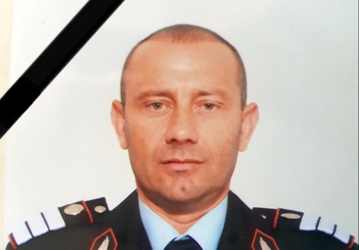 Tragedie la Arad. Un pompier de doar 45 de ani a murit subit, în timpul serviciului. „Aurel, pompierii nu mor niciodată!”