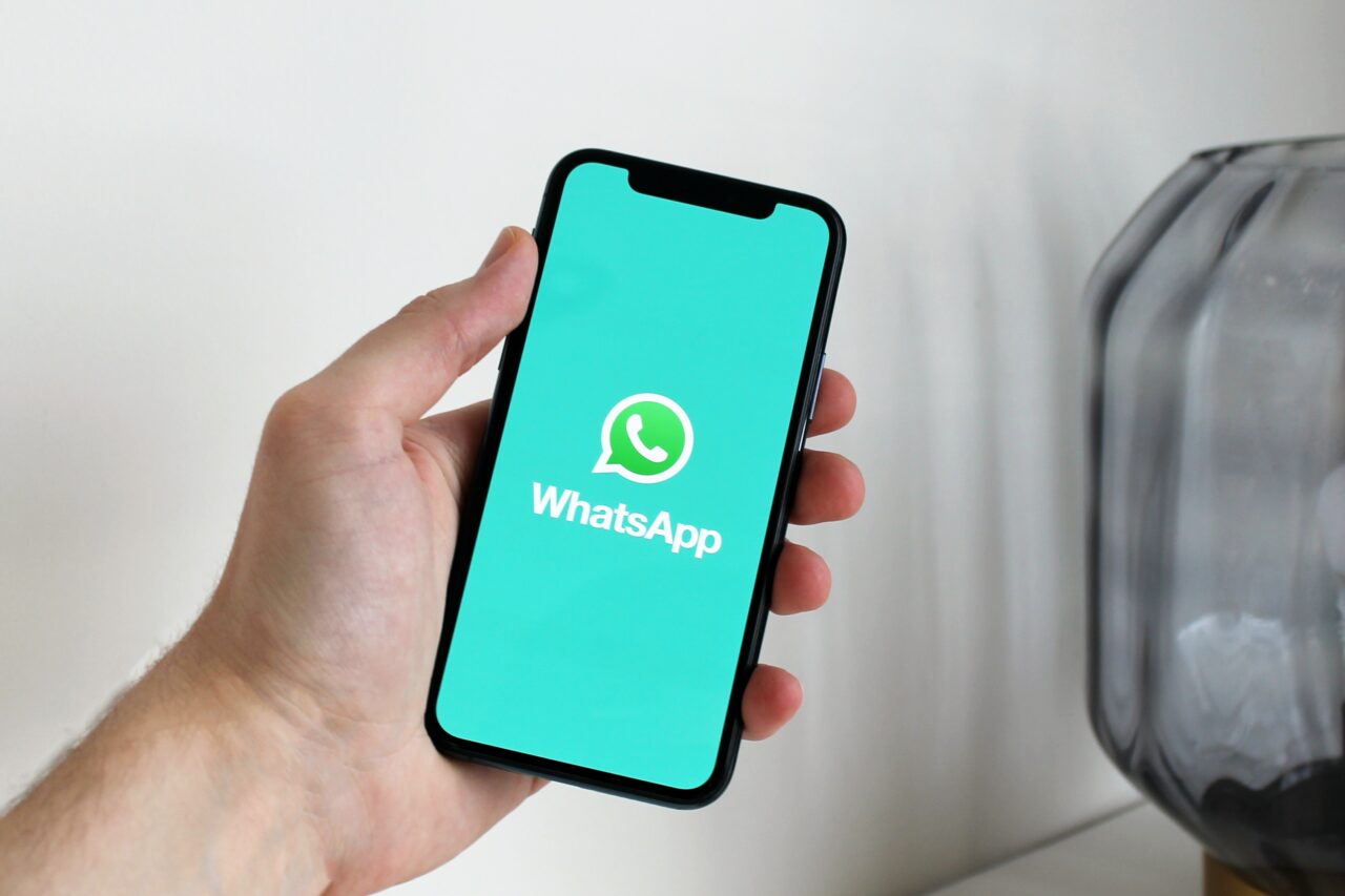 WhatsApp a picat! Utilizatorii nu mai pot folosi aplicația