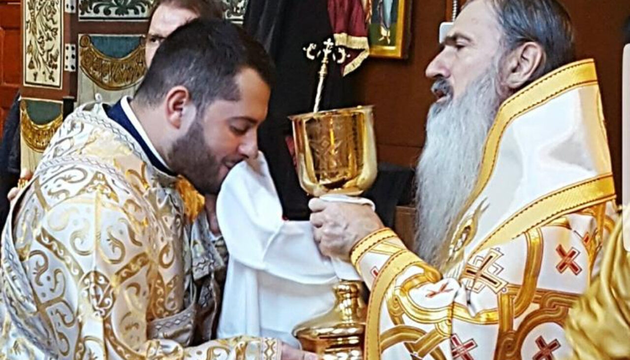 De necrezut! Câți bani a dat „șpagă” acest tânăr pentru a ajunge preot la Arhiepiscopia Tomisului