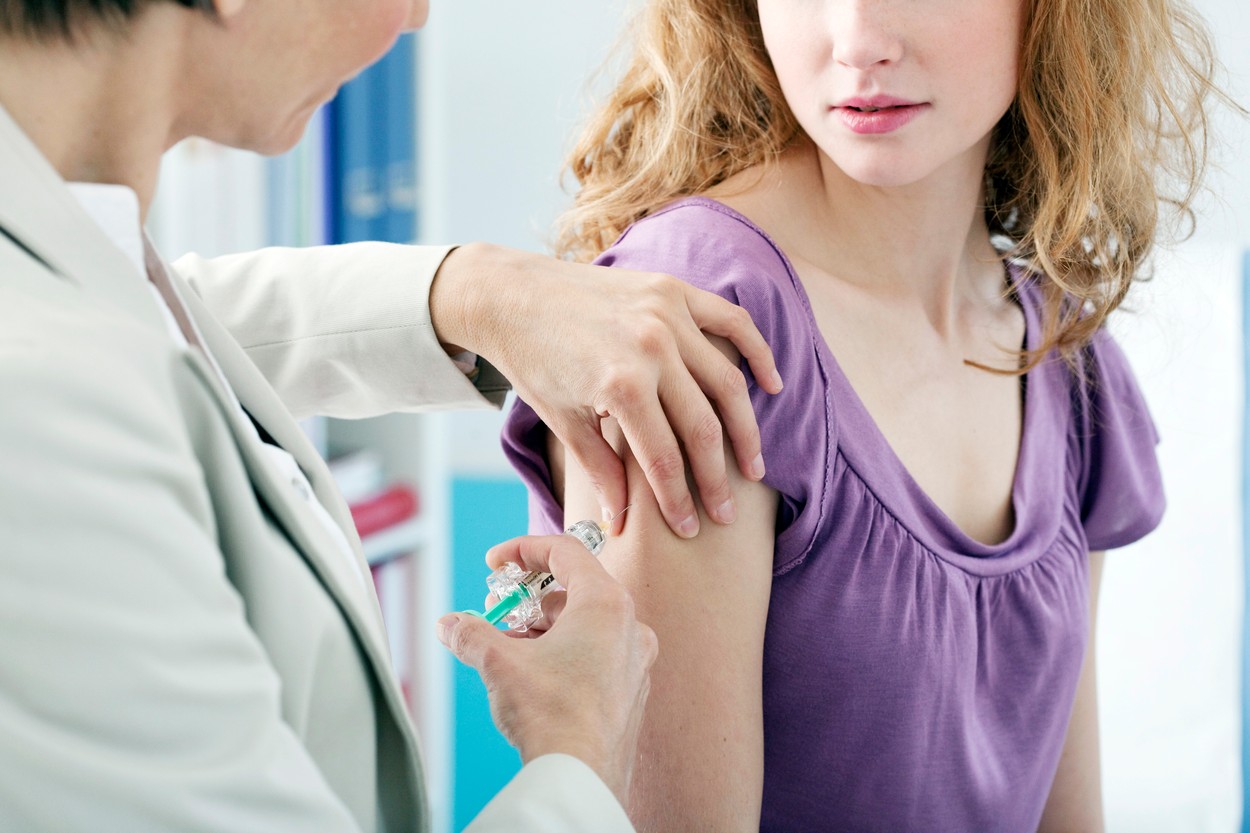Vaccinul împotriva cancerului ar putea fi disponbil din 2030. Tehnologia ARMm, folosită și la serul antiCovid ar putea fi reutilizată și în acest caz