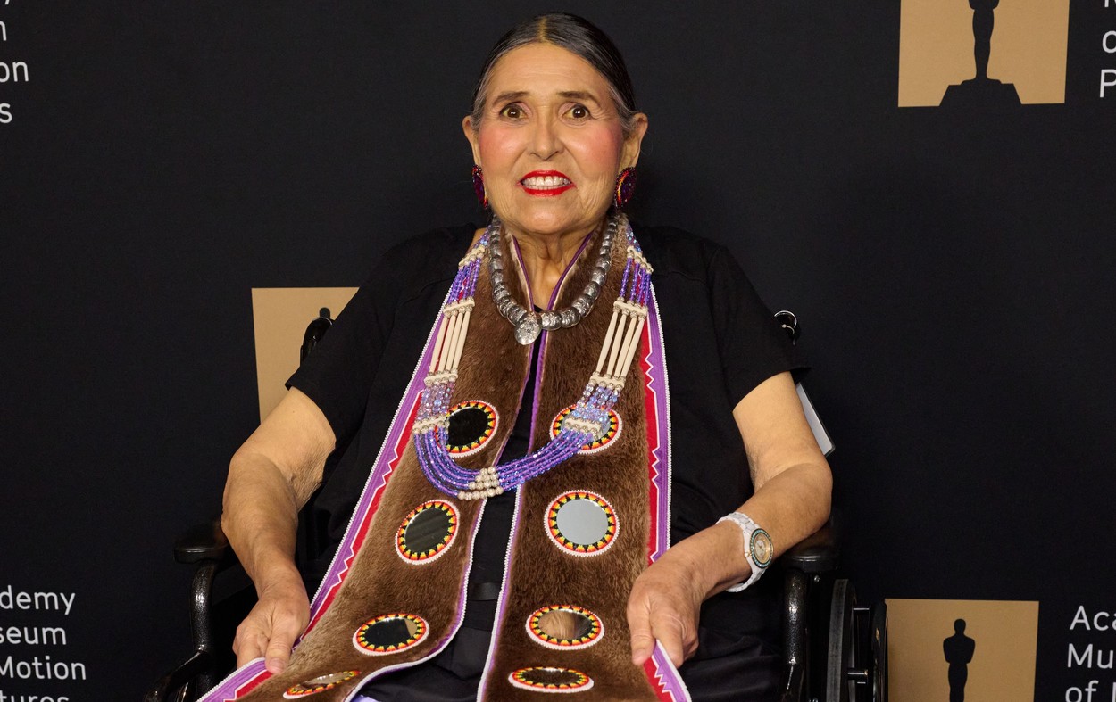 Sacheen Littlefeather, actrița care a refuzat Oscarul în numele lui Marlon Brando, a murit la 75 de ani