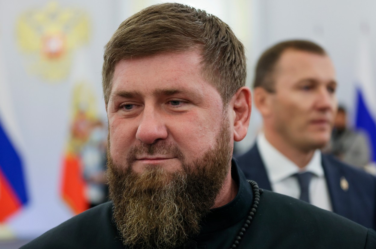 Ramzan Kadîrov crede că răspunsul Rusiei după ultimele bombardamente ucrainene este „prea slab”. „Trebuie să le ștergem orașele, astfel încât să se vadă orizontul”