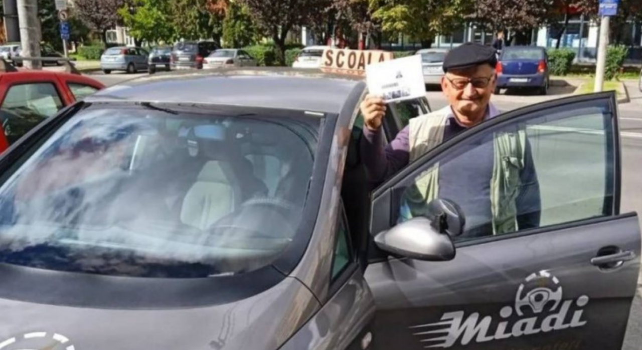 Un maramureșean a demonstrat că poate obține permisul de conducere la vârsta de 72 de ani