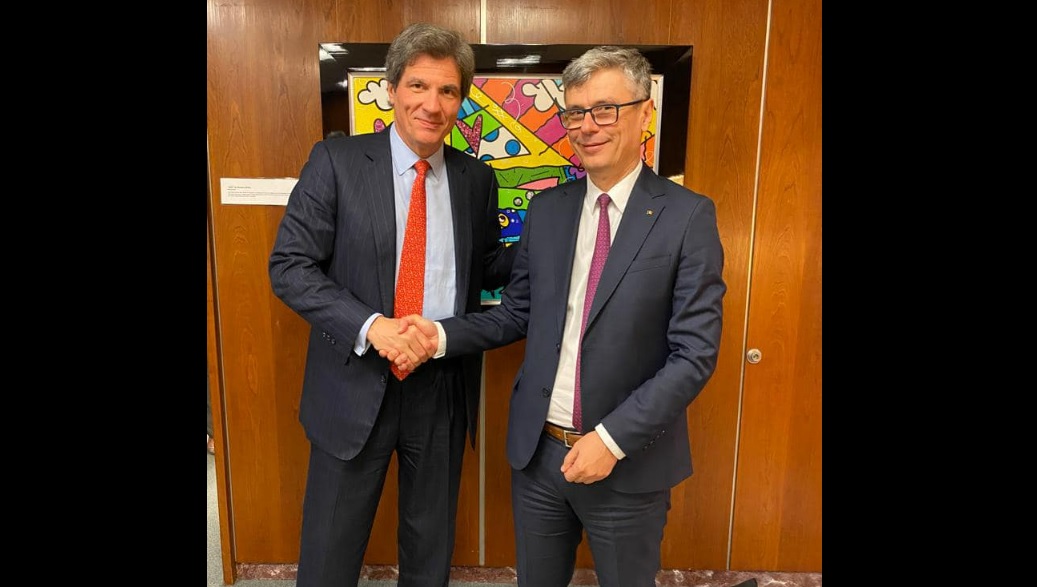 Subsecretarul american de stat Jose W. Fernandez, întâlnire cu ministrul Energiei. Finanțarea pentru retehnologizarea reactorului 1 și construcția reactoarelor 3 și 4 de la Cernavodă, pe agenda discuțiilor.