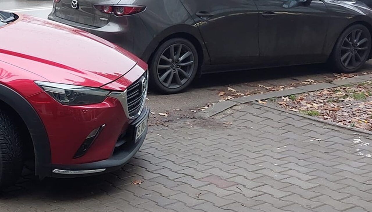 Mai rar așa ceva! Unde și-a parcat mașina un șofer din Botoșani, în Iași