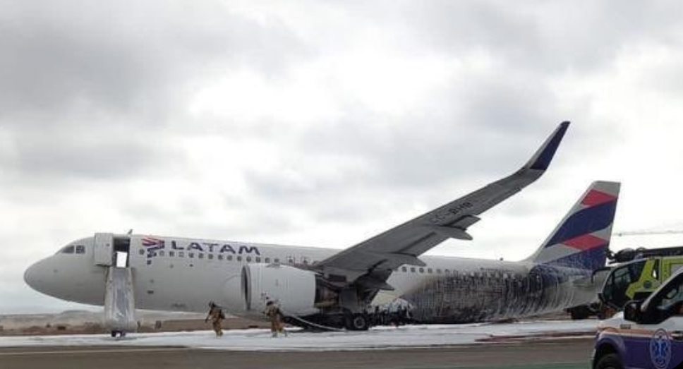 VIDEO | Accident aviatic în Peru. Doi pompieri au murit în urma prăbușirii la decolare a unui avion