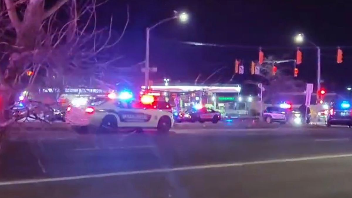 Atac armat în America. Un bărbat înarmat a deschis focul într-un club gay din Colorado Springs