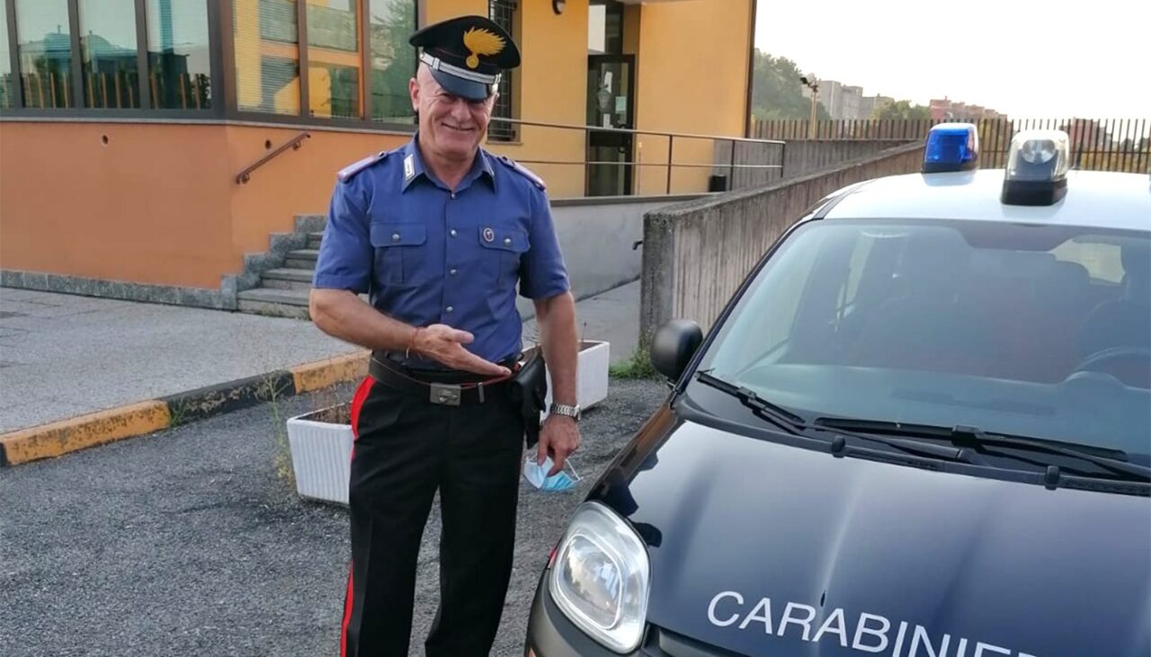 O româncă a intrat pe ușa secției de Poliție din Pavia, pentru a-și schimba buletinul pierdut. Când s-au uitat atent la ea și au văzut cine ea, carabinierii au arestat-o imediat