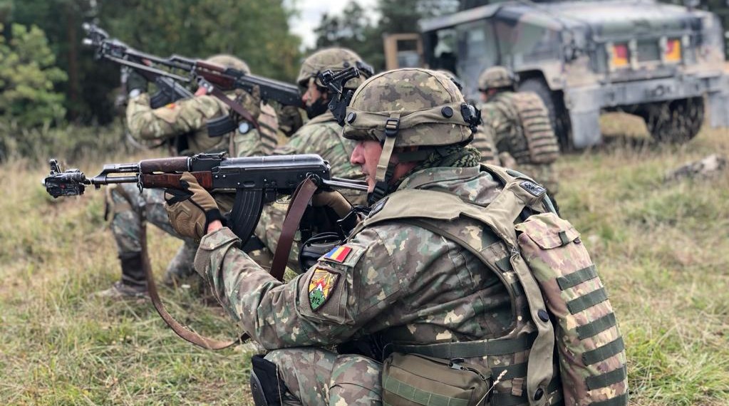 MApN anunță data limită pentru înscrierea ca rezervist voluntar în Armata României. Câte locuri mai sunt disponibile și documentele necesare