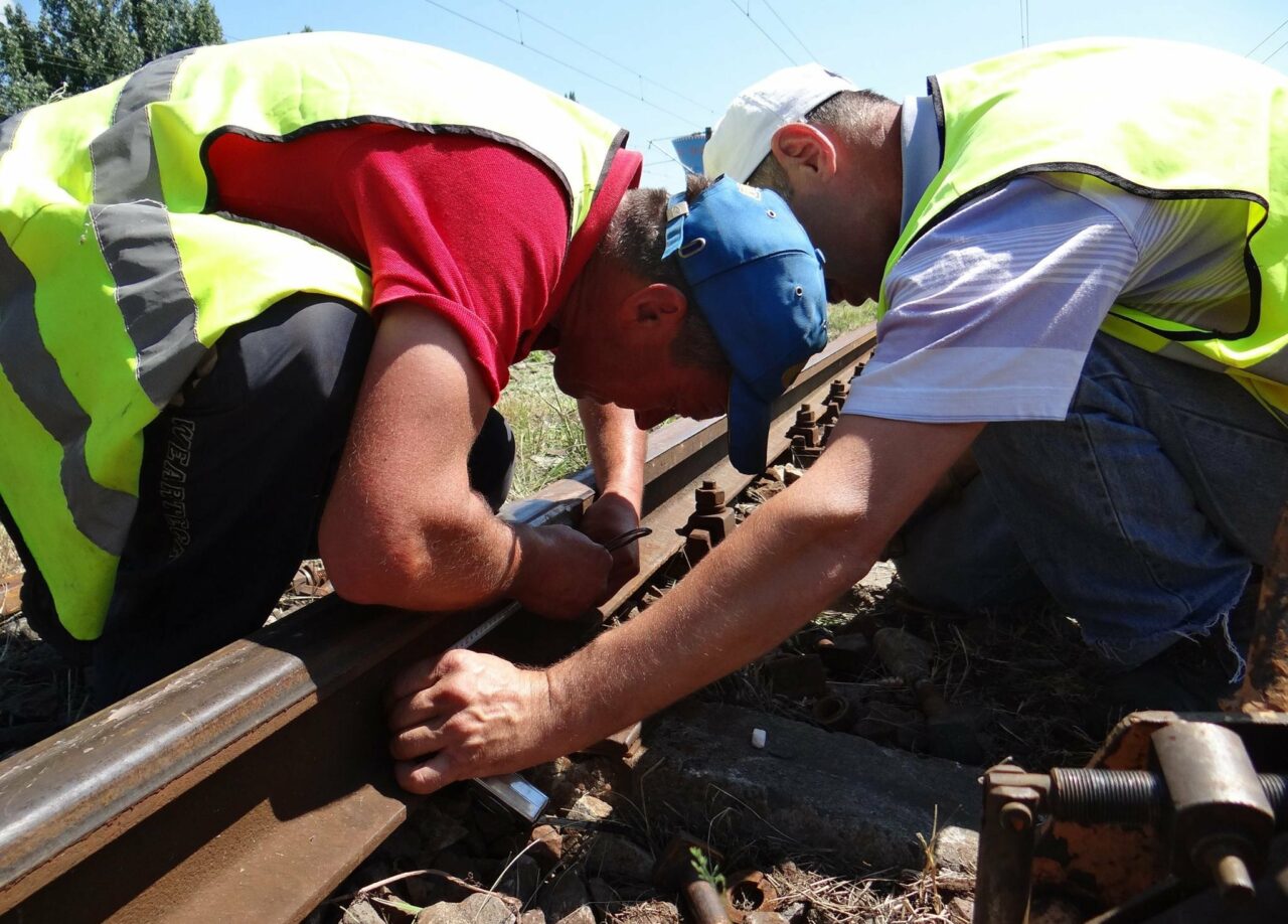 Încă o creștere salarială pentru angajații CFR, a doua din 2022. Cât vor primi în plus de la 1 decembrie