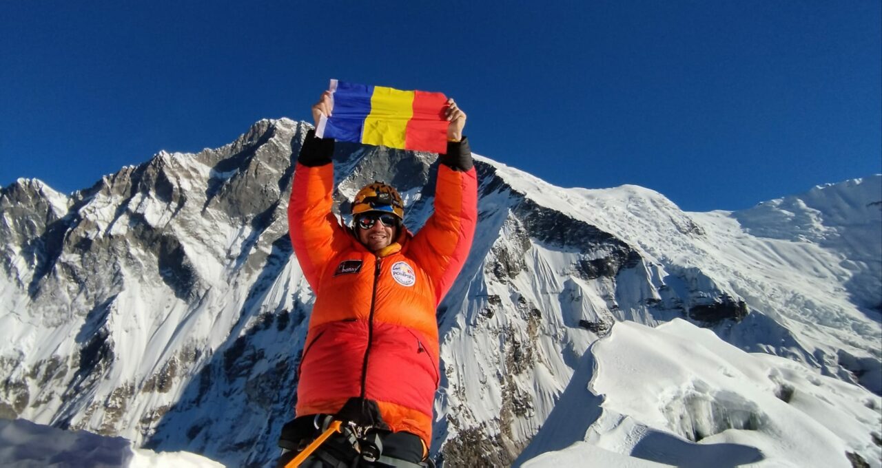 Octavian Marin, pompierul din Dolj care a urcat  pe Island Peak,  la 6.189 metri: „Mai aproape de tine, mamă!”