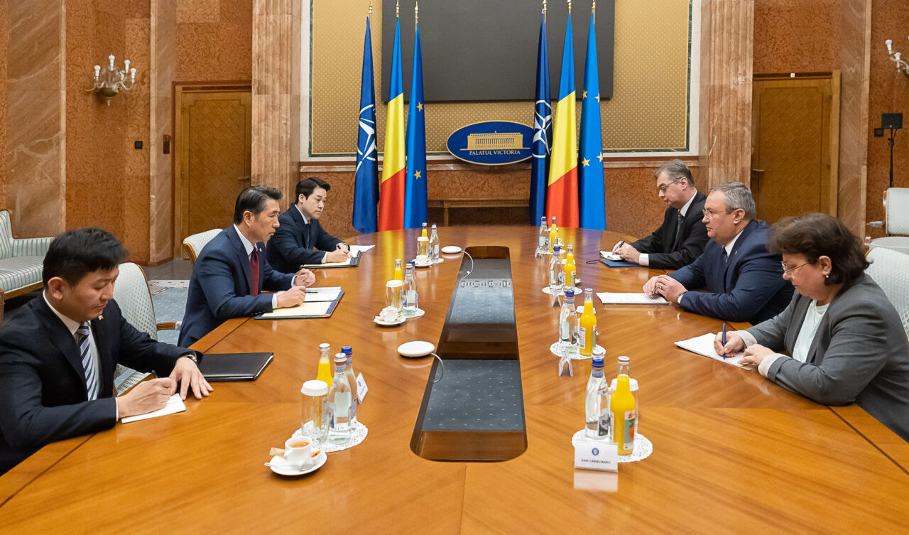 Nicolae Ciucă, discuții cu ambasadorul Republicii Coreea Rim Kap-Soo, la Palatul Victoria. Energia nucleară, digitalizarea și industria de microcip-uri, pe agenda bilaterală