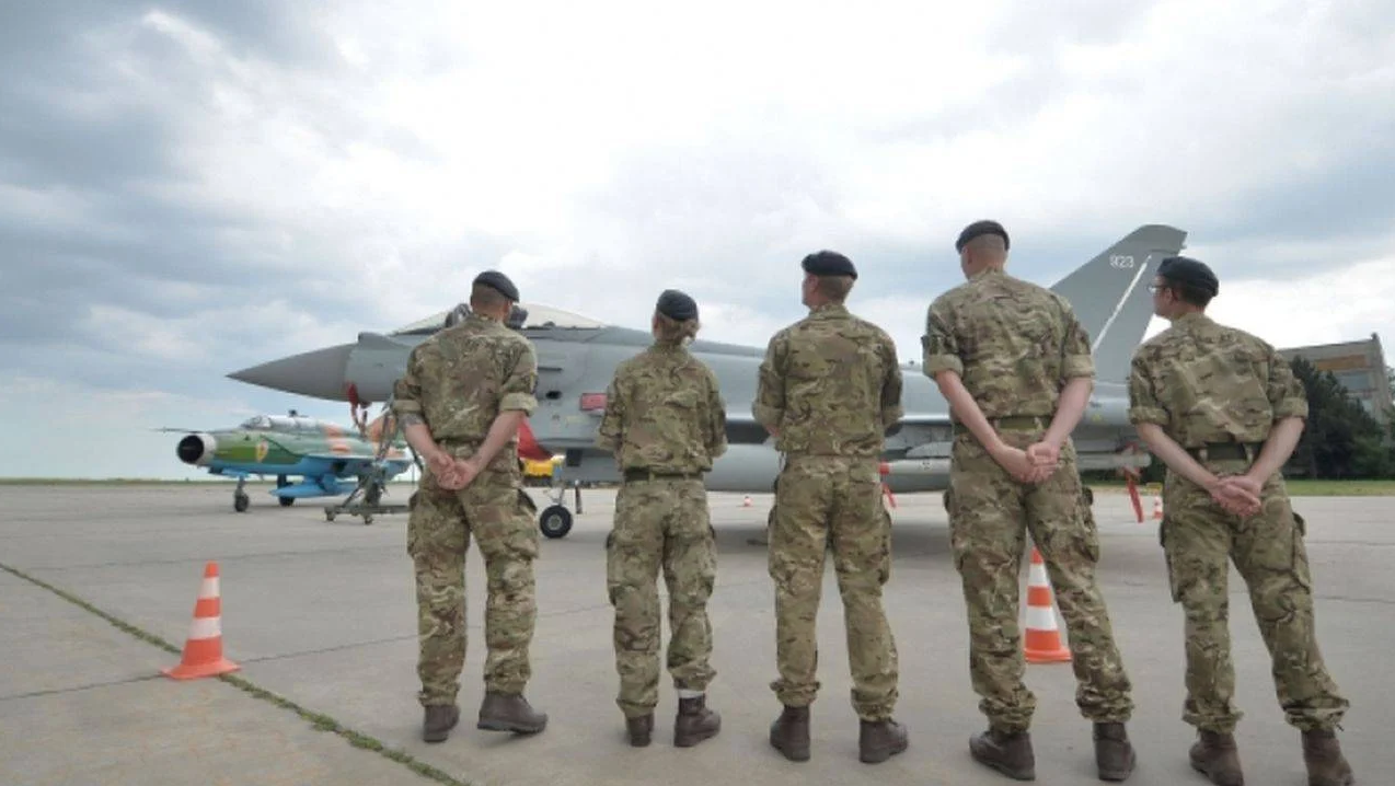 UPDATE. Cei șapte militari de la Baza Mihail Kogălniceanu și un civil acuzați de furt de combustibil, arestați preventiv