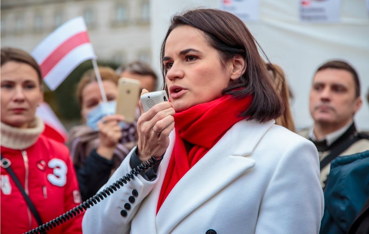 Svetlana Tihanovskaia, lidera în exil a opoziției din Belarus, pentru prima dată în România. Povestea profesoarei de engleză, devenită rivalul numărul unu al lui Lukașenko. ”Nu va exista un Belarus liber fără o Ucraină liberă”