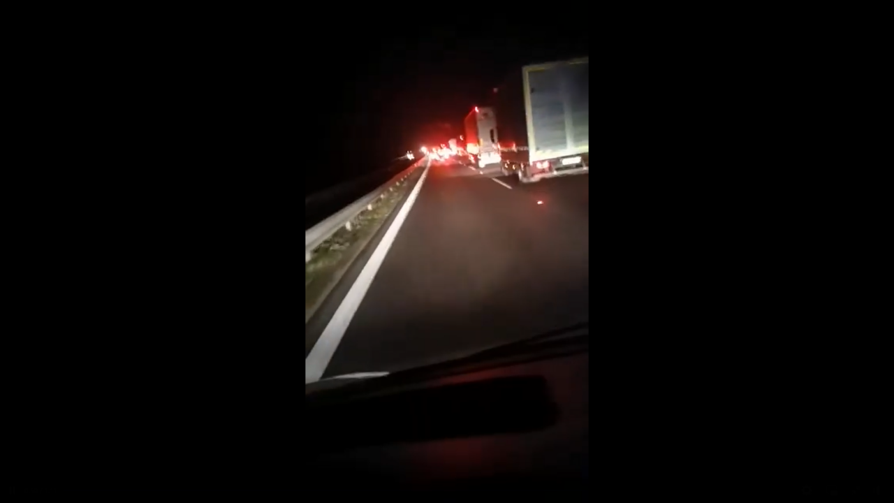 Un român a murit într-un accident produs în Slovacia. A intrat cu autoutilitara într-un TIR: „Ai ales să pleci în ultima cursă”