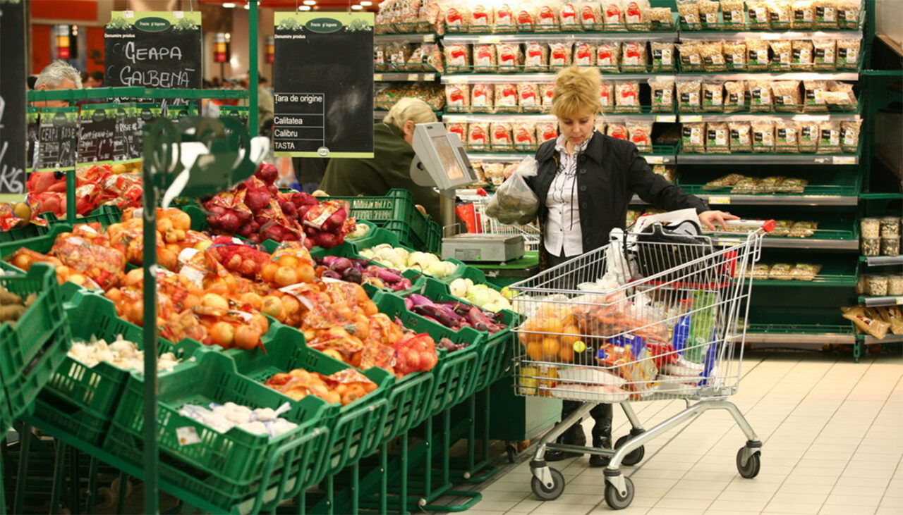 Alimentul al cărui preț s-a triplat în ultima lună. Este unul dintre produsele de bază ale românilor