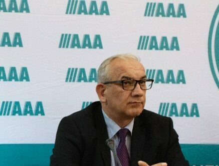Partidul Alianța Antreprenorilor și Agricultorilor condamnă ”băieții deștepți din agricultură” că ”vor distruge 700.000 de ferme românești” de subzistență
