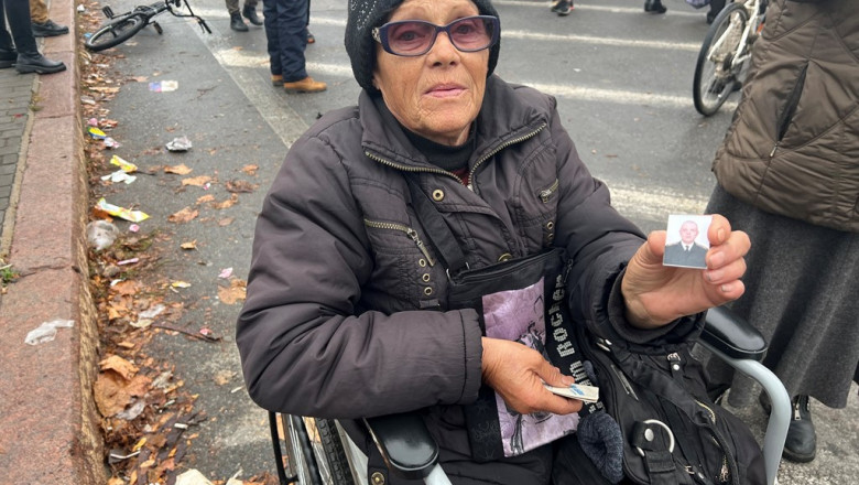 Bolnavă și disperată, o mamă din Ucraina își caută unicul fiu, luat prizonier: „Unde e? M-aș duce până la capătul lumii să aflu”