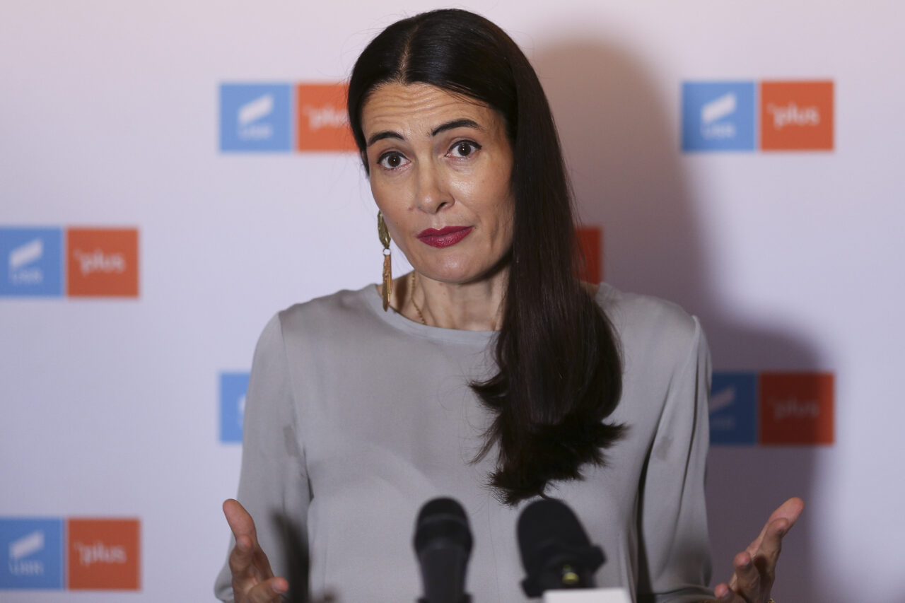 Clotilde Armand, de la reacții ridicole, la casca de pompier: Europa nu are nevoie de religie, iar consilierii sunt „instabili” și trebuie „maturați”