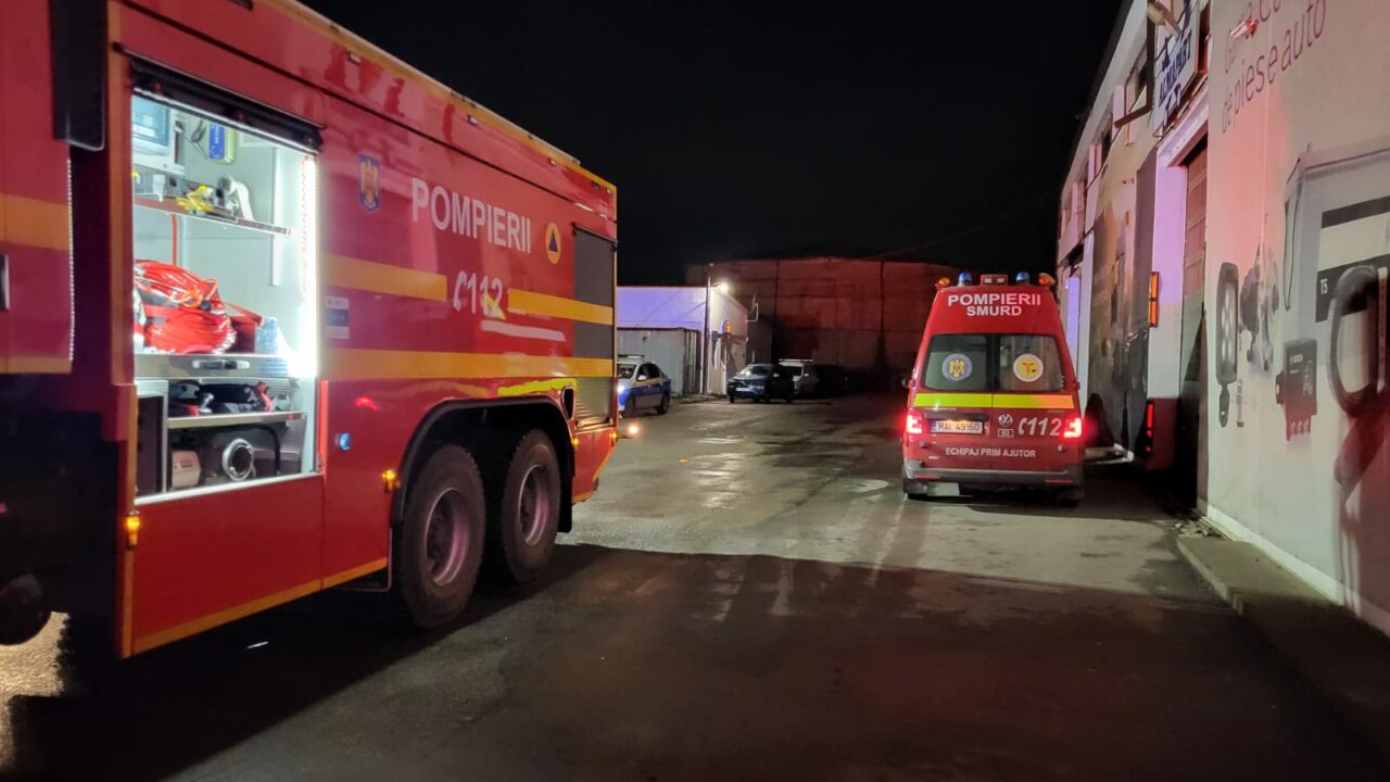 Accident GRAV la Rafinăria Petromidia. Două persoane au căzut într-un bazin cu azot. Un bărbat a murit, iar o femeie a ajuns la spital