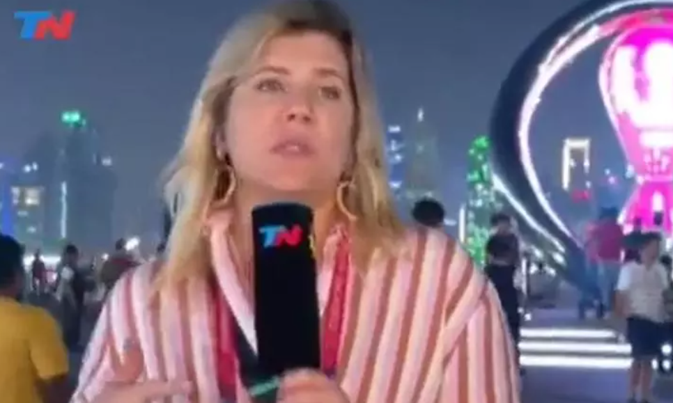 VIDEO | O jurnalistă a fost jefuită chiar în timpul unei transmisiuni live din Qatar