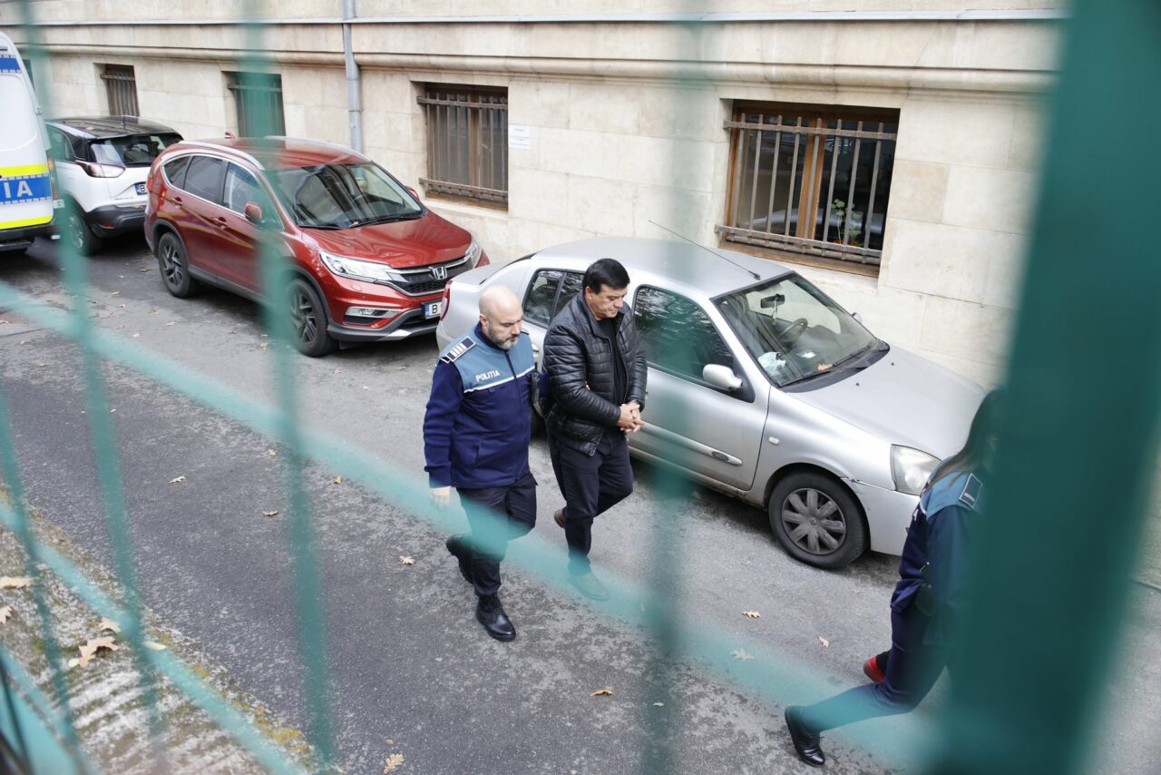 UPDATE | Niculae Bădălău, arestat preventiv pentru 30 de zile. El a fost adus cu cătușe la Curtea de Apel București (FOTO-VIDEO)