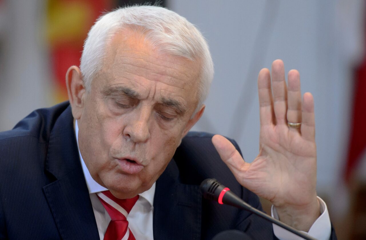 România RESTRICȚIONEAZĂ exportul de cereale din Ucraina. Ce i-a transmis Petre Daea omologului său ucrainean