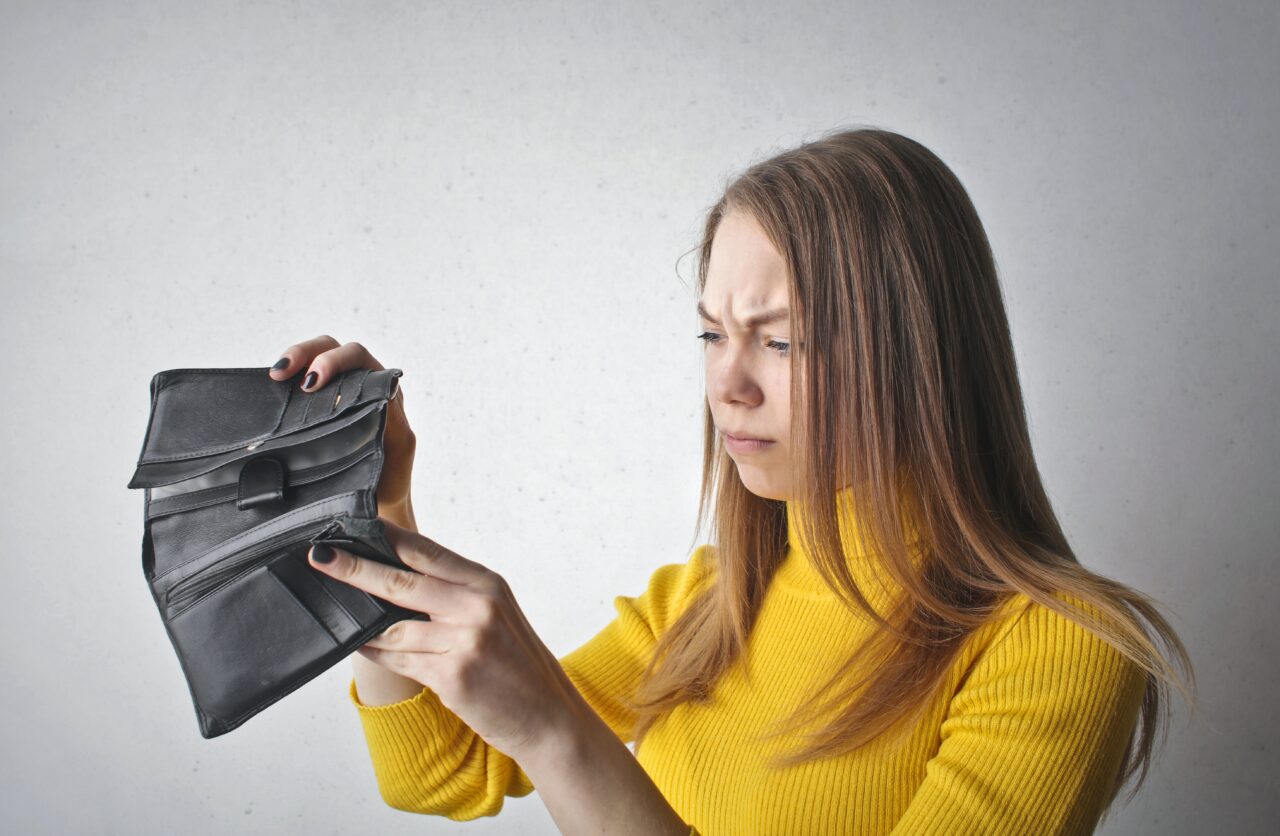 O femeie a furat tot ce a putut dintr-un mall din Oradea. Poveste desprinsă din filme, relatată de o păgubită: ”Azi am fost eu, mâine poate va fi sora sau mama cuiva”