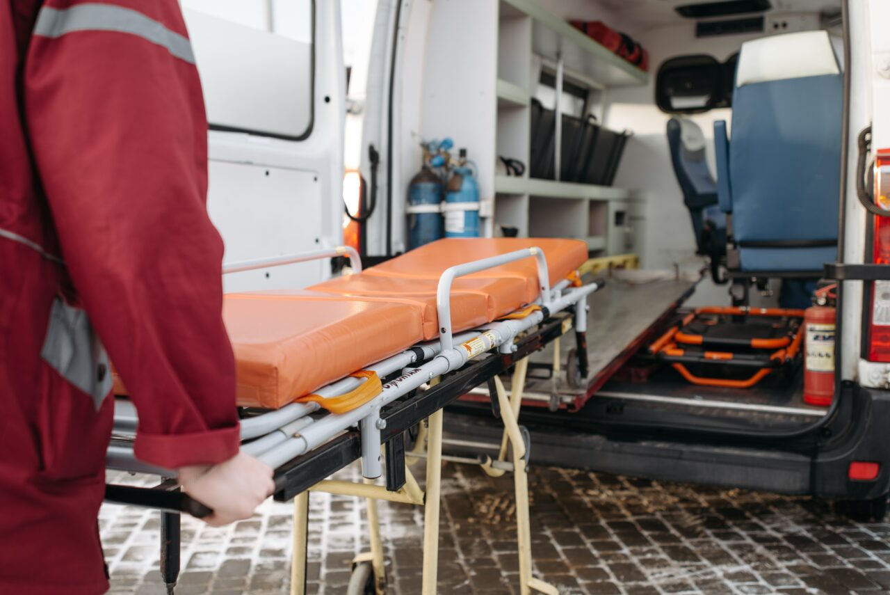 Coșmarul unui paramedic s-a adeverit. A încercat să salveze o adolescentă rănită grav în urmă unui accident rutier, fără să știe că e chiar propria fiică