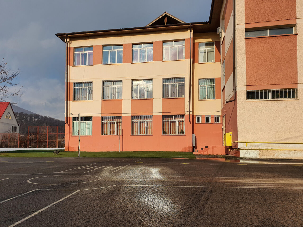 Ministerul Educației descurajează „programul de iarnă” în școli