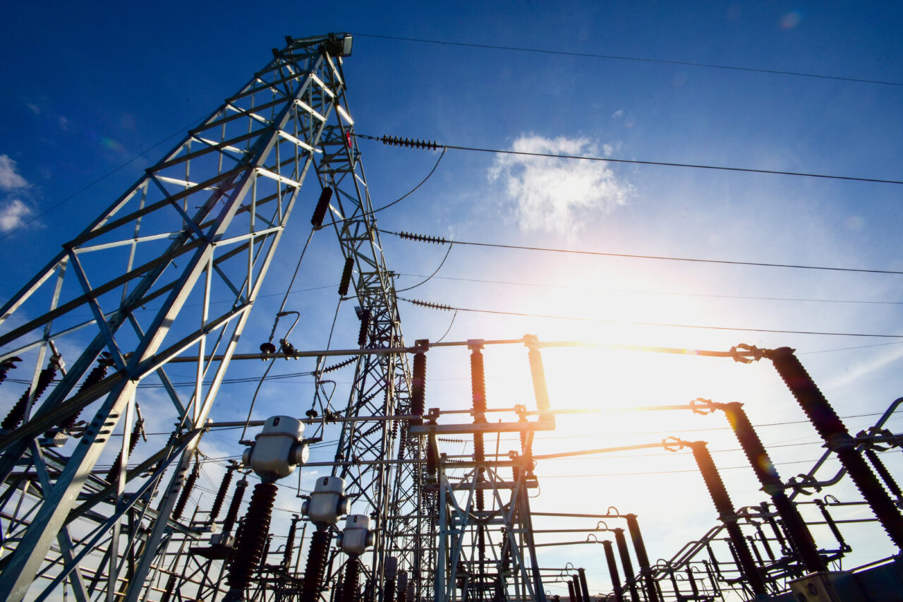Grupul german E.ON confirmă că analizează posibilitatea de a ieși de pe piața din România. Ce motive invocă furnizorul de energie și gaze