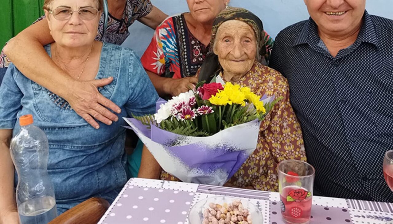 Povestea de viață a Tincăi din Vaslui. Secretul „vieții fără de moarte” la 103 ani