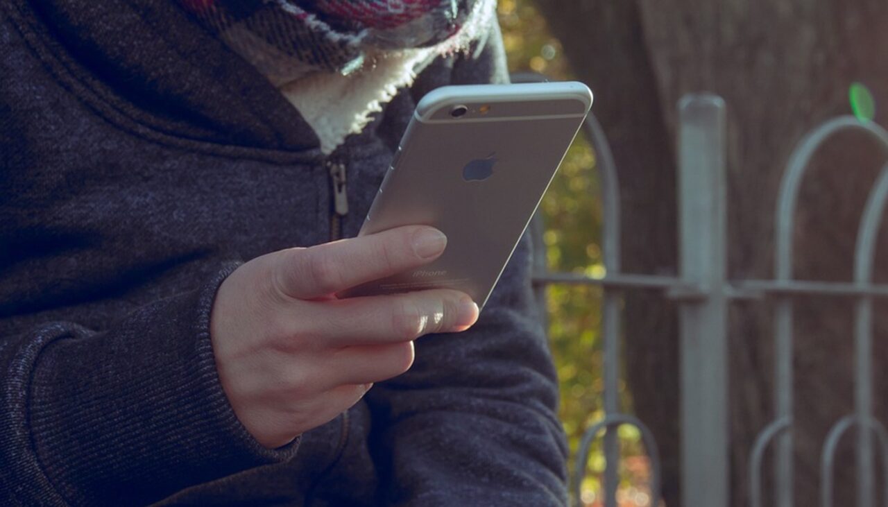 După 15 ani de „fidelitate”, un ploieștean a rupt contractul cu Vodafone și și-a făcut abonament la Orange. Dar regretă crunt: „80 lei pe lună pentru…”