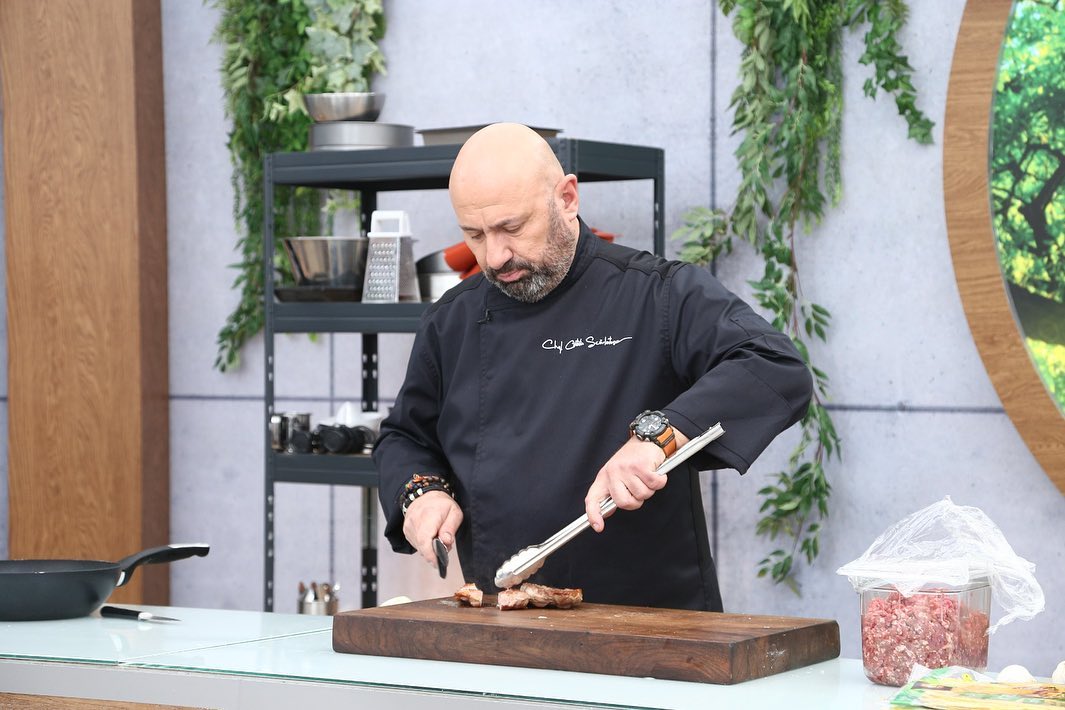 Cât costă un curcan gătit de chef Cătălin Scărlătescu pentru masa de Crăciun