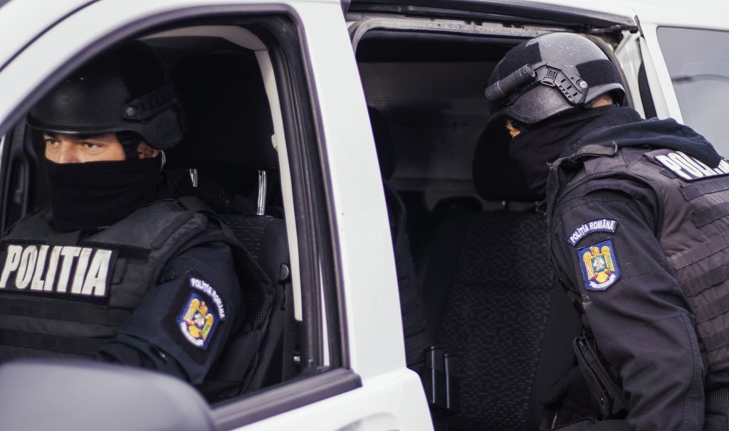 Împușcături într-o casă de pariuri din Chiajna. Un bărbat a tras cinci focuri cu un pistol cu gaze