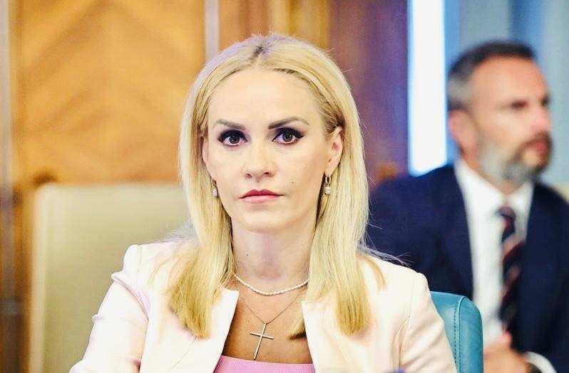 Gabriela Firea, după adoptarea Strategiei Naționale 2022 – 2027: ”6 din 10 români consideră că rolul unei femei este la cratiță, în bucătărie”