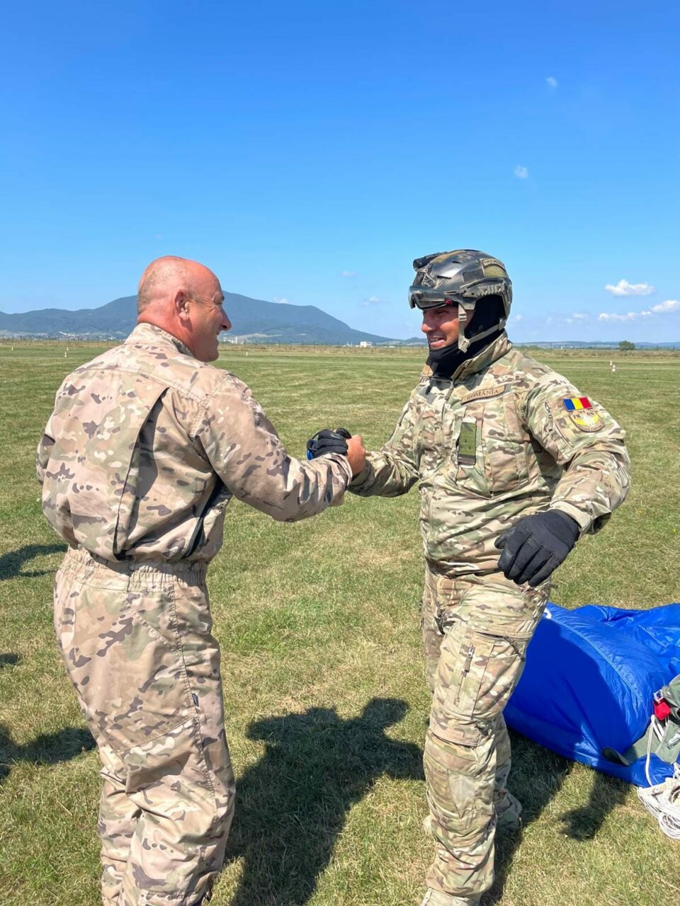 VIDEO | Florin Ștreangă, militarul care a murit după un salt cu parașuta, a fost condus pe ultimul drum astăzi