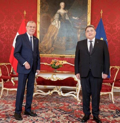 Scrisoarea ambasadorului Emil Hurezeanu adresată președintelui Austriei. Presiuni pentru ca Viena să accepte intrarea României în Schengen