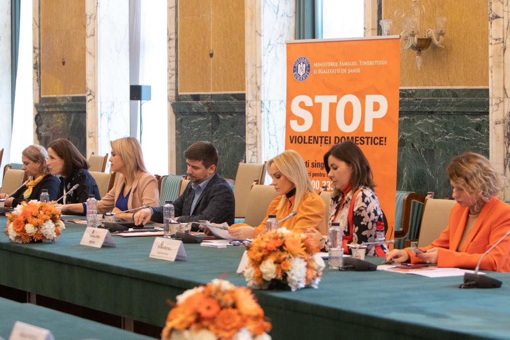 Gabriela Firea, după publicarea ghidului privind hărțuirea pe criteriu de sex și hărțuirea morală la locul de muncă: ”O premieră în România!”