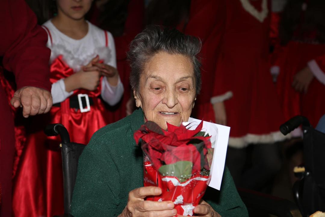Masă festivă de Crăciun pentru bătrânii de la Căminul din Periș, Ilfov