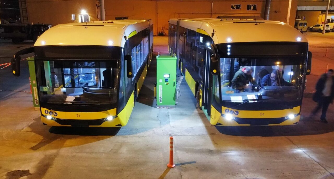 Primele autobuze electrice turcești au sosit la Timișoara. Primăria plătește 40 de milioane de euro pe 44 de vehicule