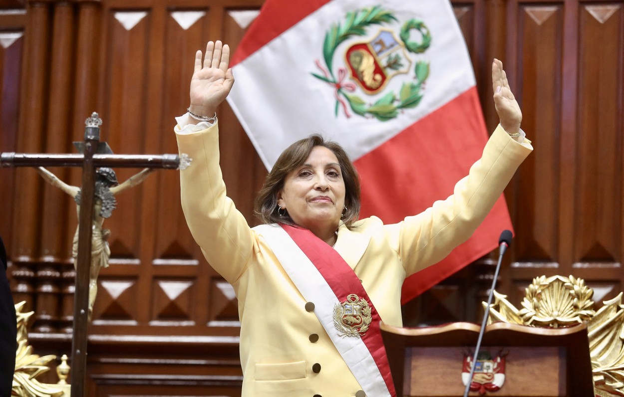 Președintele din Peru, demis și arestat de Poliția Națională, după ce a încercat să dizolve Parlamentul. Conducerea a fost preluată de o femeie