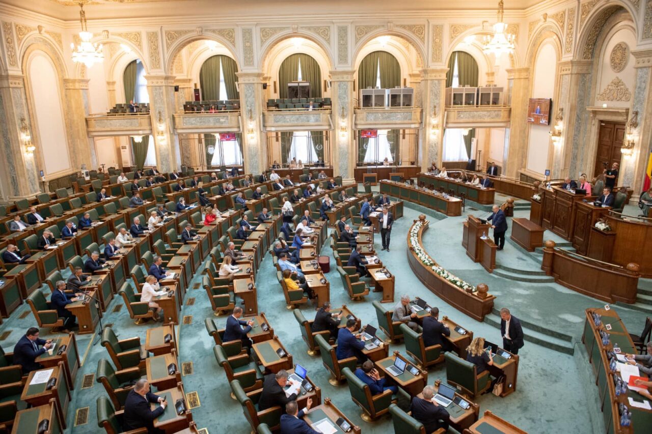 Cum ajută contestația USR ONG-iștii procesomani care blochează în instanță proiecte imobiliare. Legea care protejează investitorii imobiliari este pe masa Curții Constituționale până în 2023