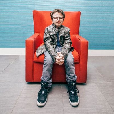 Cunoscutul youtuber Keenan Cahill a murit la doar 27 de ani. Suferea de o boală rară
