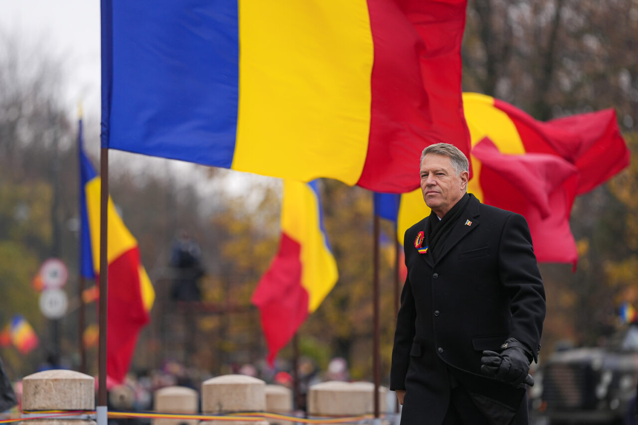 VIDEO | Ce le-a transmis Klaus Iohannis românilor de 1 Decembrie. „Sunt libertăţi şi drepturi care trebuie promovate şi apărate, pentru că se câştigă foarte greu, dar se pierd infinit mai uşor. Suntem contemporani cu momente care vor defini istoria omenirii”