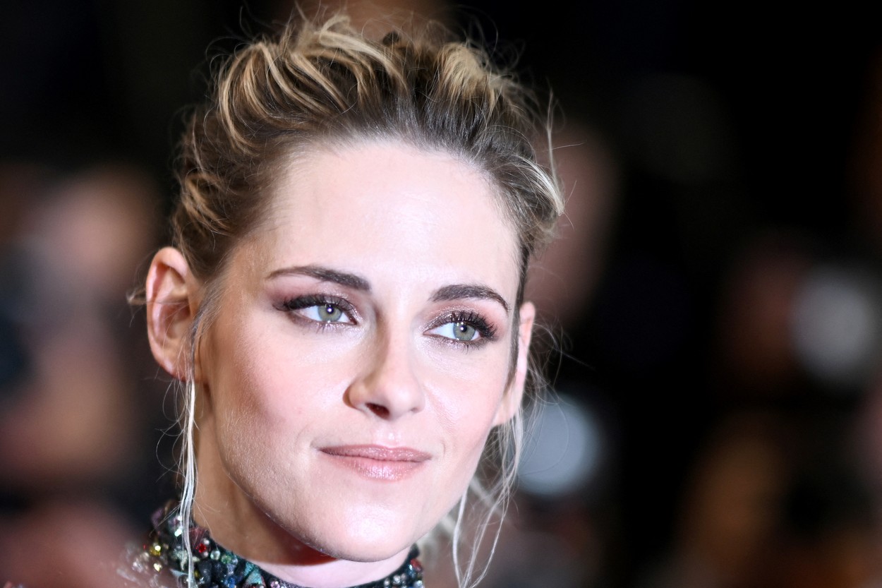 Kristen Stewart va regiza trei videoclipuri muzicale. Pentru ce artist va face acest lucru